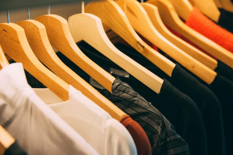 Wat kan ik doen bij schimmel in mijn kleding?